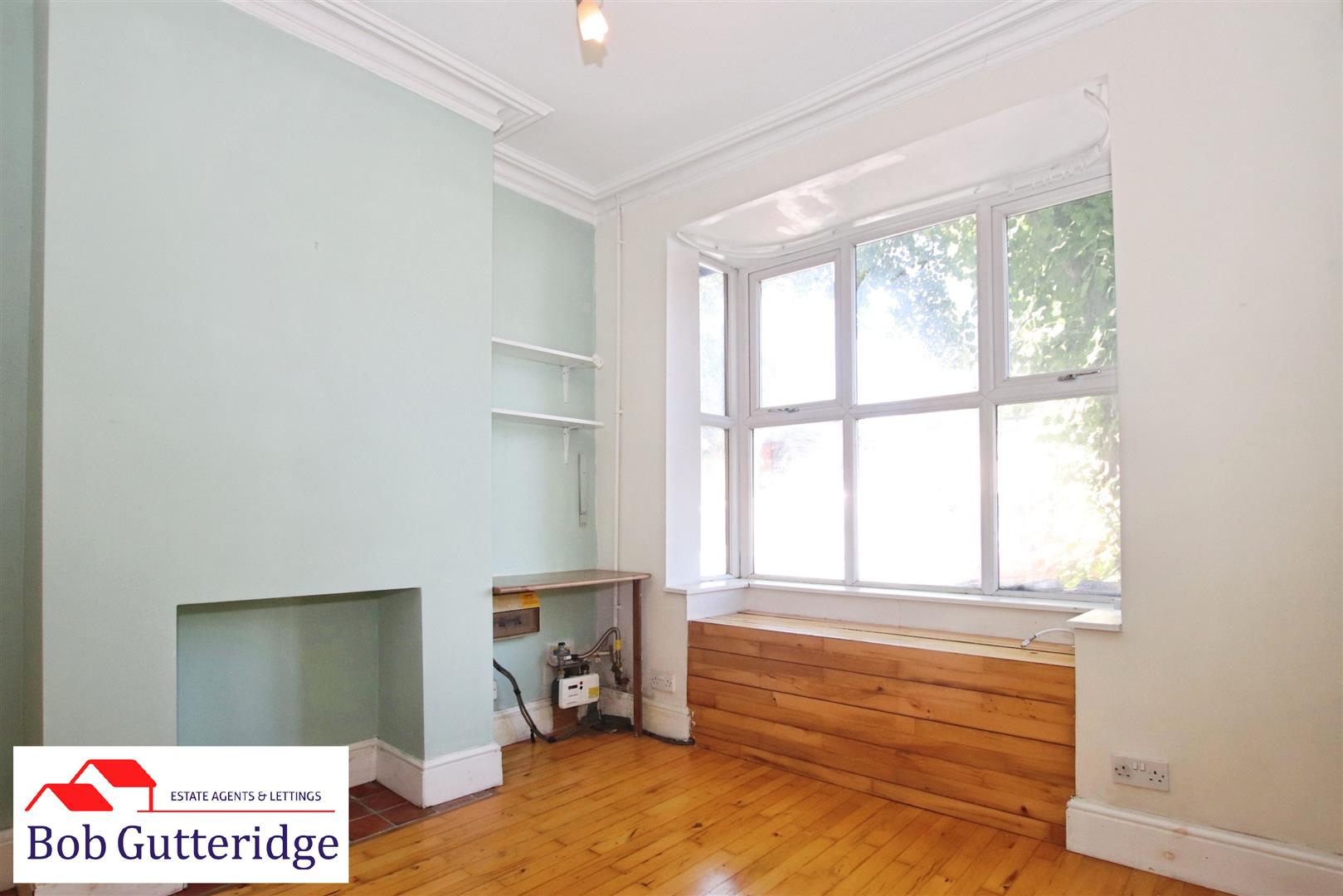 BAY FRONTED SITTING ROOM